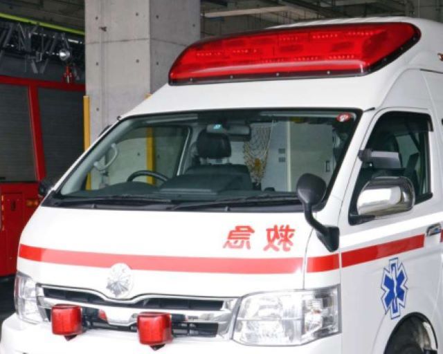 【鹿児島】農作業中の20歳女性、トラックと電柱の間に挟まれ死亡　与論